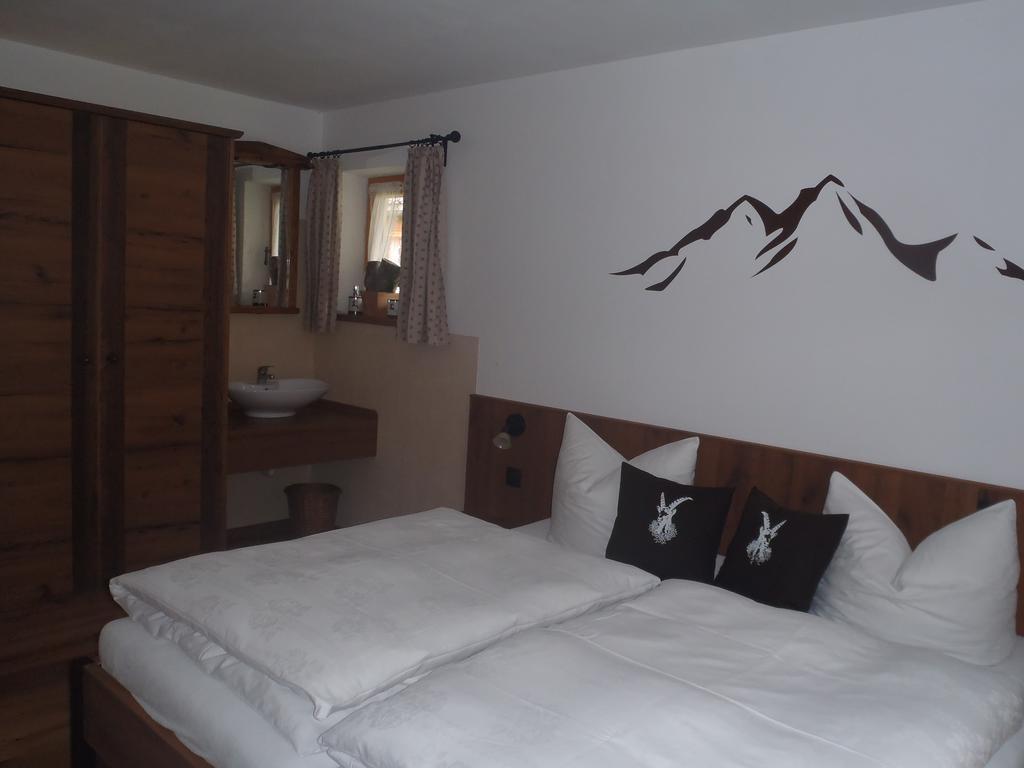 Ferienhaus Bergfreund Mittenwald Szoba fotó