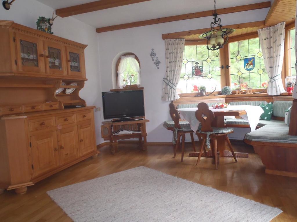 Ferienhaus Bergfreund Mittenwald Szoba fotó